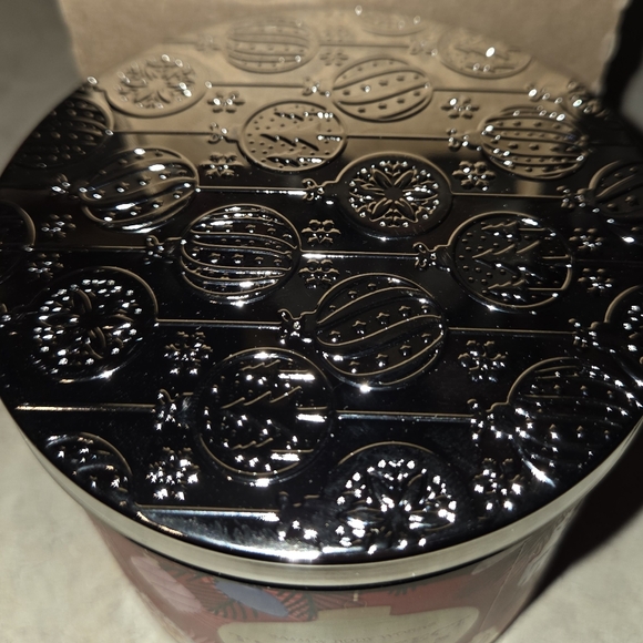 Bath & Body Works The Perfect Christmas Scented Candle 14.5 oz - Picture 2 of 4